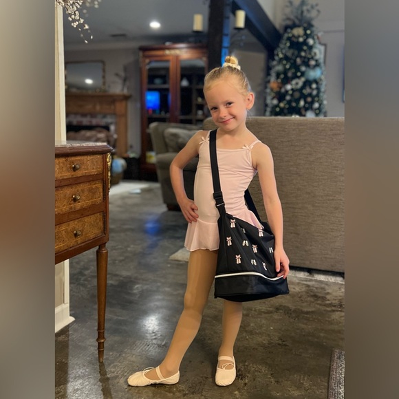 Child’s ballet/tap/dance set. Fits sizes 4-6. - Picture 15 of 15